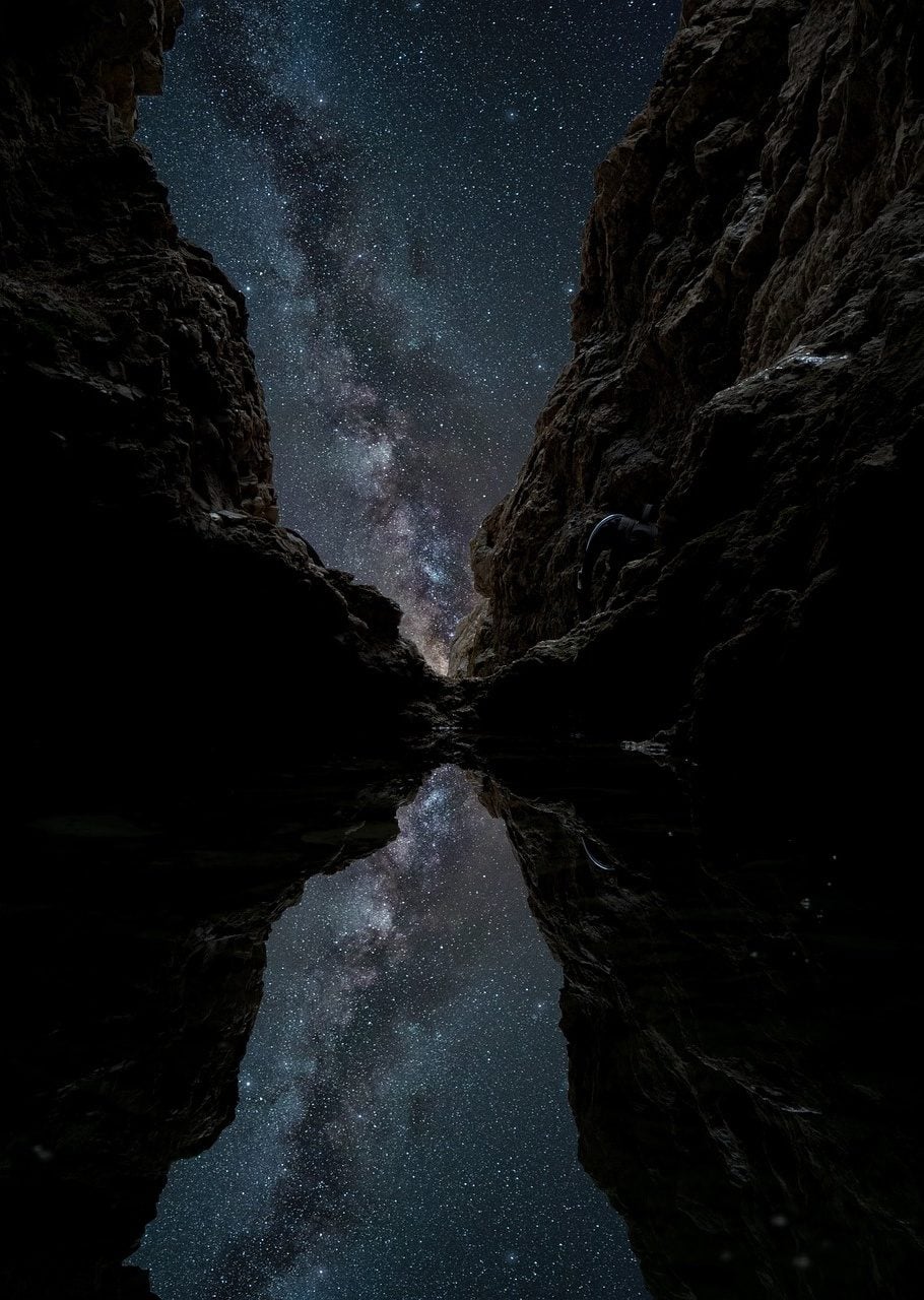 Yıldızlarla Dolu Kanyon Manzarası