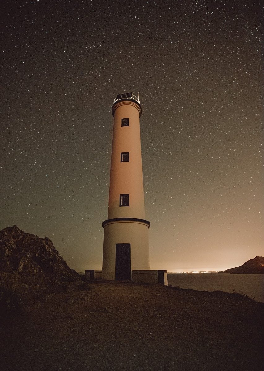 Gece Gökyüzünde Deniz Feneri