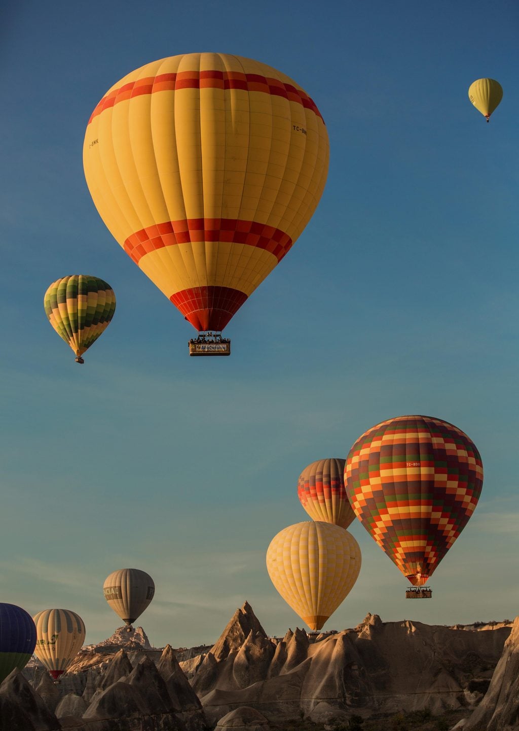 Kapadokya'da Renkli Sıcak Hava Balonları