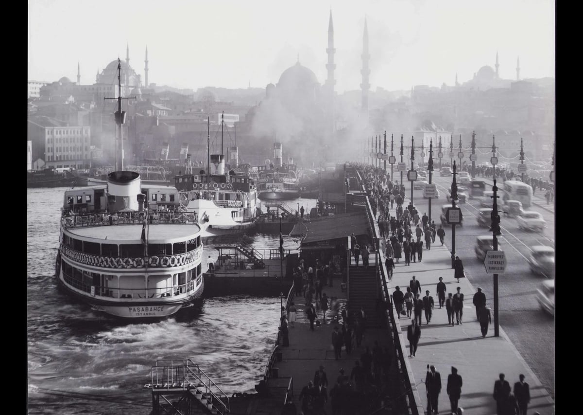1960'lar Galata Köprüsü ve Deniz Vapurları